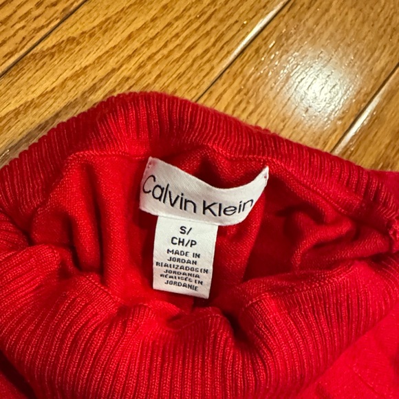 Calvin Klein Women's Red Turtleneck Sweater - Picture 3 of 3